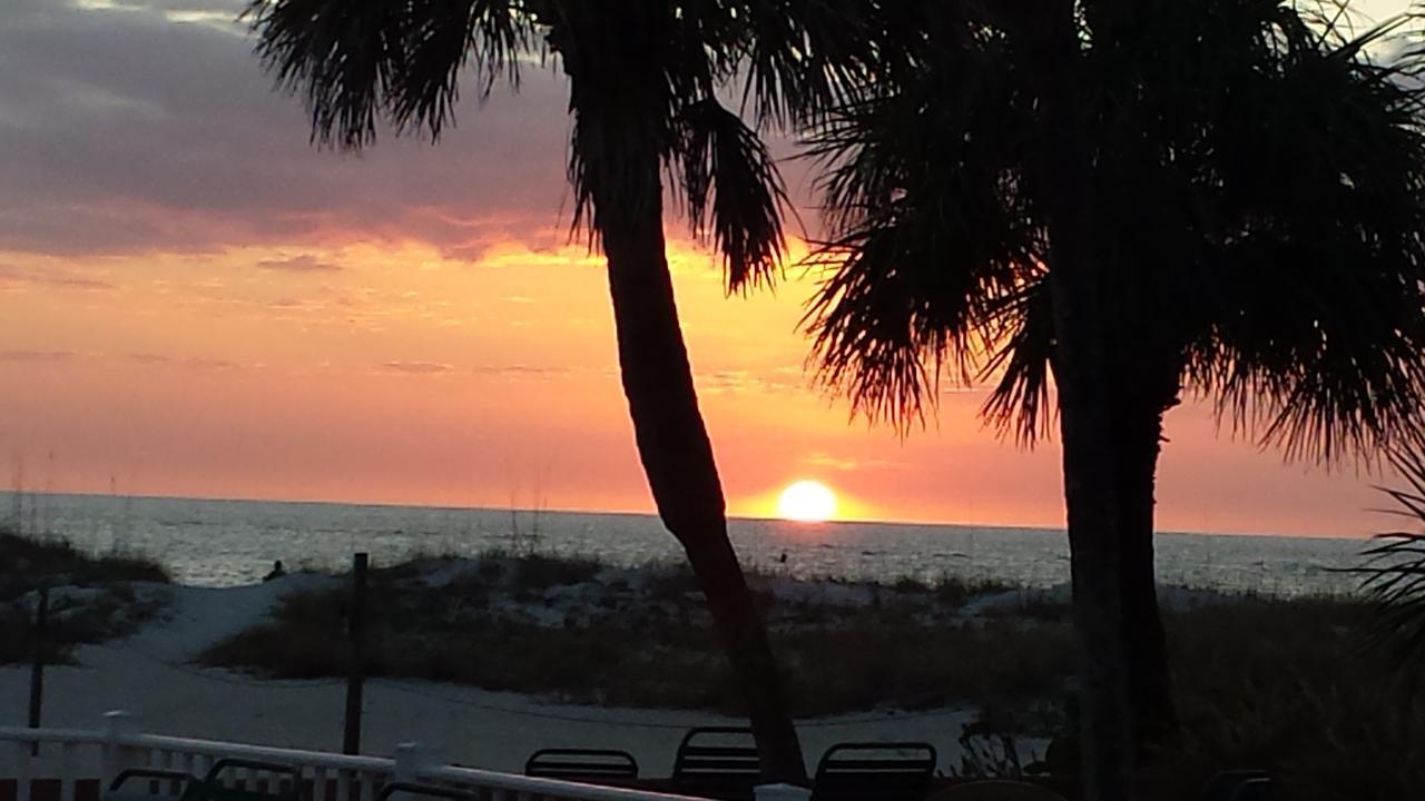 Johns Pass Beach Motel Treasure Island Exterior photo