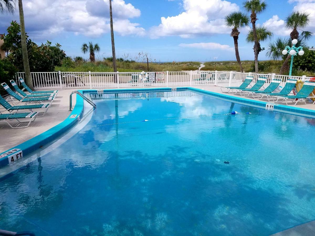 Johns Pass Beach Motel Treasure Island Exterior photo